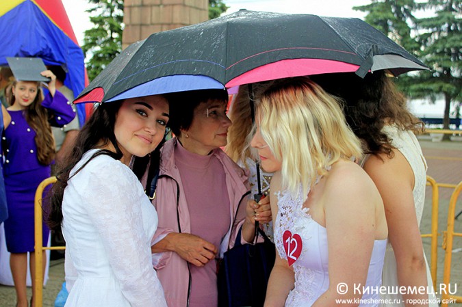 В Кинешме прошел благотворительный марафон «Бегущая невеста» фото 14