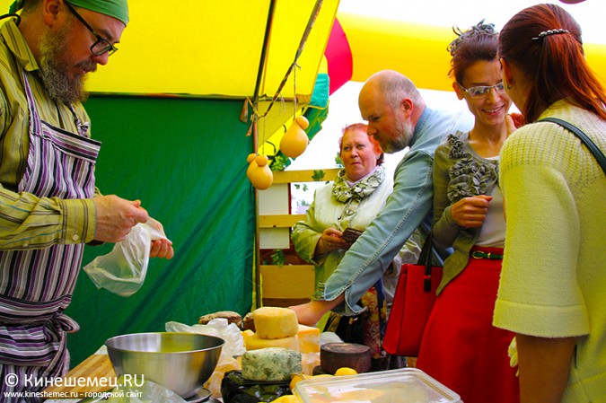 Тихоновская ярмарка в Кинешме Ивановской области собрала более 200 предпринимателей фото 12