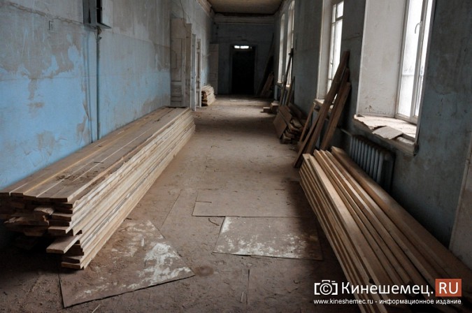 Кинешемцам показали, как идет ремонт лицея Фурманова фото 14