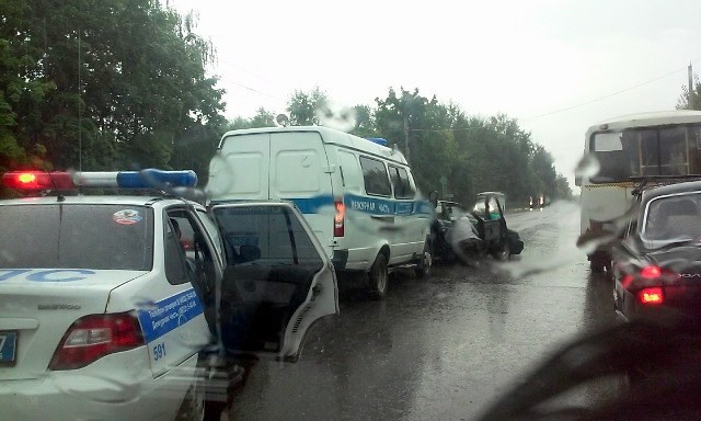 В Кинешме пьяный водитель протаранил два автомобиля на улице 50-летия Комсомола фото 3