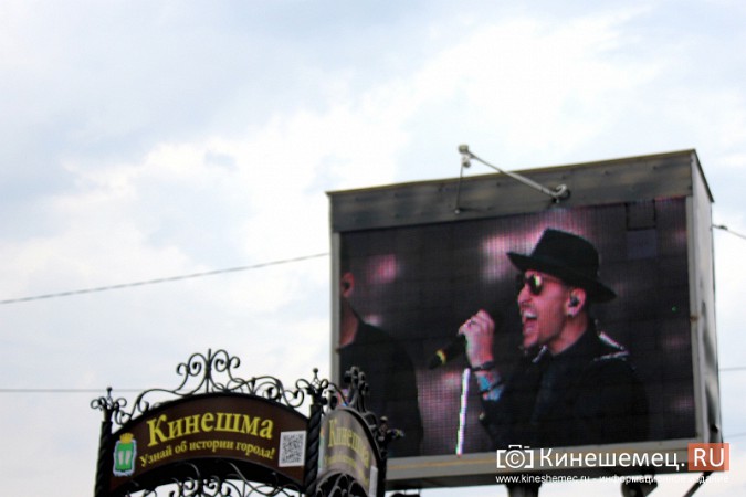 В центре Кинешмы завершилась акция памяти погибшего солиста «Linkin Park» фото 4
