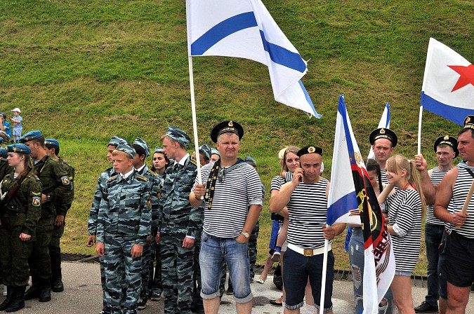 Моряки Ивановской области отметили День ВМФ в Кинешме фото 5