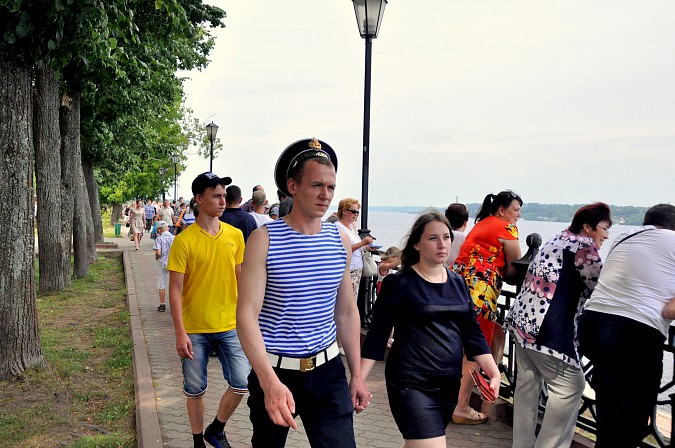 Моряки Ивановской области отметили День ВМФ в Кинешме фото 2