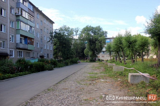 Жители дома на улице Боборыкина просят коммунальщиков сдвинуть теплотрассу во дворе фото 2